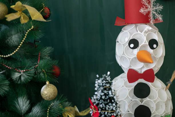 como_hacer_un_muneco_de_nieve_con_vasos_50974_orig